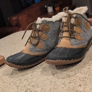 Sorel Out N About Women's Boots 7